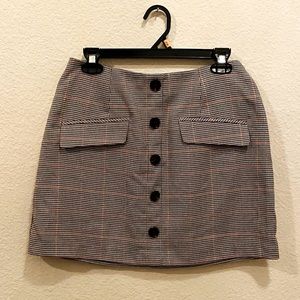 Forever 21 skirt w/ button & pocket detail, houndstooth pattern, size: L, NWT!